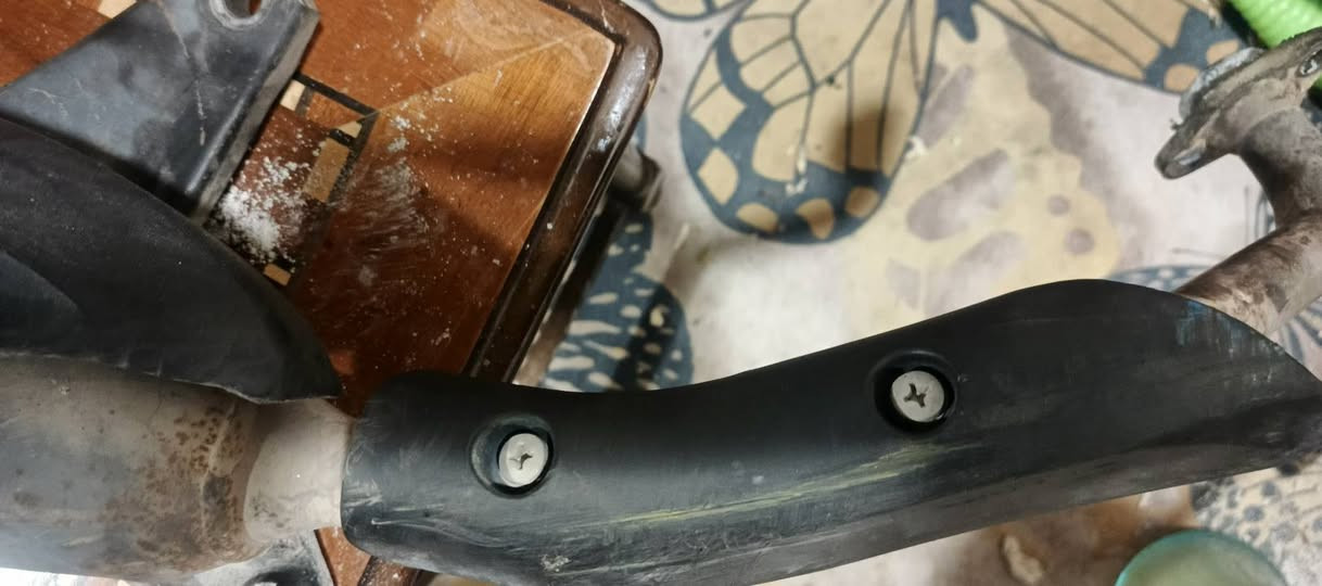 السلام عليكم اخواني عندي ذني غراض سكنس دشبول اصلي مال حاويه شغال وممصلح و الارقام واضحه وكفى بجم اصلي مختوم بي شخوط والنص اصليه نظيفه جدا وقبغ اصلي نوع ار بي ام ثقيل اصلي مكاني بغداد حي القاهره***********
