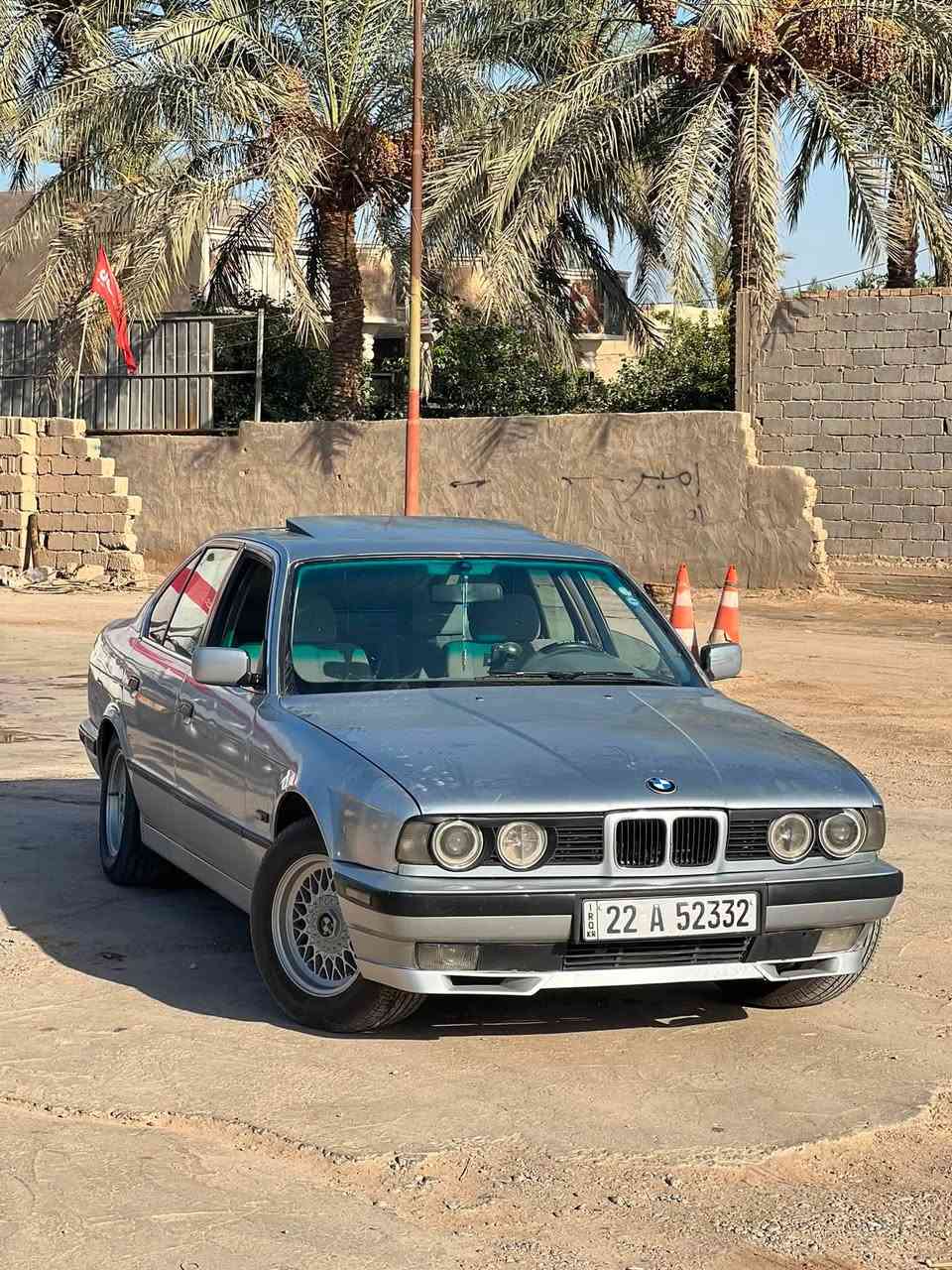 للبيع BMW 525 اصل وفصل عدله
كير مكينه شرط حاويه عليهه ويل خليه 
بچم كصيف تخم تاير داخل رصاصي مخمل تبريد ثلج خير من الله حداديه اماميه خلفيه جديده رقم السياره اربيل جديد بأسمي السياره مال جناي مايتعب عليهه  *********** رقمي السعر 64 وبيهه مجال
