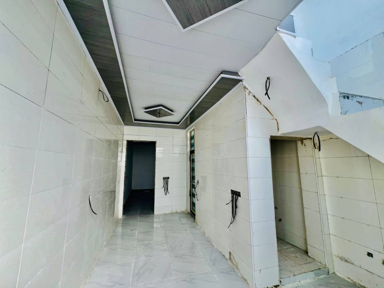 يعلن مكتب  العراق عامود 289
بيت 50متر للبيع بلاش 😯😯
 
بناء حديث وشغل كله درجه اوله 
بناء طابوك وساس وصقف صب مسلح 
يحتوي على غرفه وصاله ومطبخ وحمات داخل  
السعر 21 مليون وبي مجال 
للستفسار ‏‪***********
#العنوان النجف الاشرف مقابل ملحق قرية الغدير 

‏‪***********
