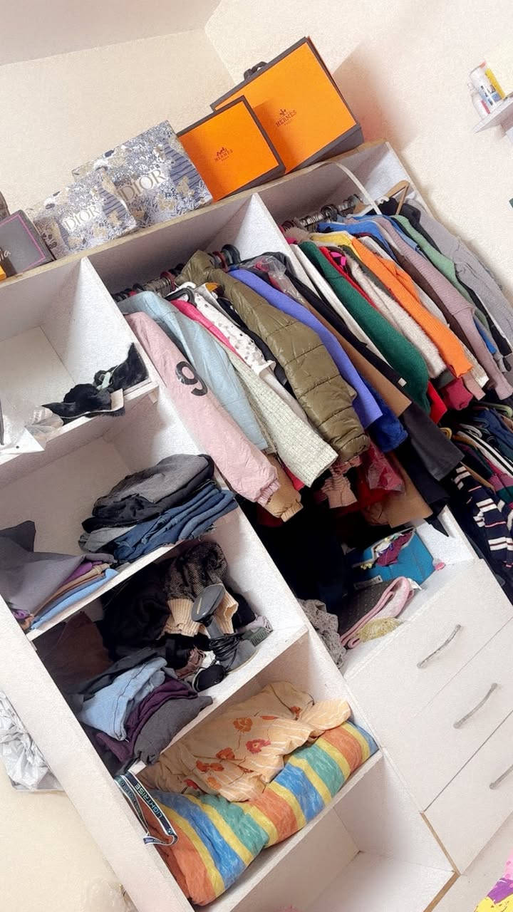 غرفه متكونه من
جرباية نفر ونص وبيه خزان و مجرات
 وكومدي بي مجر
كنتور 3ابواب خشب عراقي
مرايا انارة كاملة مع رفوف
مكتبه
وسعر خاص
مكاني سيدية
غرفه خشب عراقي تفصال


**إذا كنت صاحب هذا الإعلان وتريد حذفه لأي سبب، رجاءا أرسل رسالة إلى الدعم الفني**