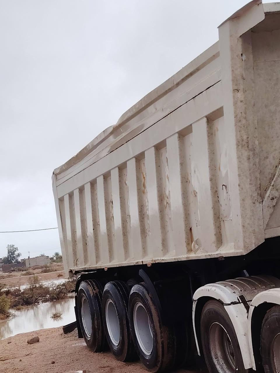 سلام عليكم عربانه 31 مترمجفيه ونج جديدشوفت عينك صفحه وحده بيهه  مضرره قليل حلوه وخفيفه طوناجهه فول تخم تاير 24مكان البصره ***********
