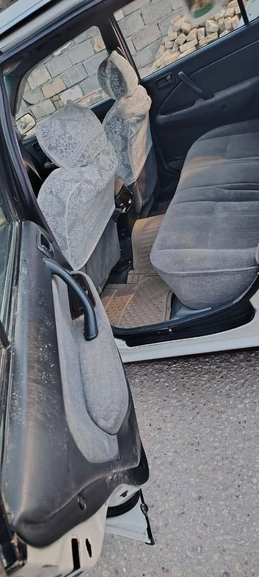 سلام عليكم راس ثور للبيع موديل 1996 
رقم بغداد مشروع وطني سيارة مكفوله 
من كص ونقل جثه ولضربه ولعيب شرعي 
مكينه وكير مكفولات تخم تاير حداديه جديده 
تبريد ثلج غرفه جديده سيارة جاهزه من كلشي 
كهربائيّ كلها شغالة جاهزه للخير مكان سيارة 
ميسان المجر الكبير /*********** /
سعر 80 وبيها مجال
