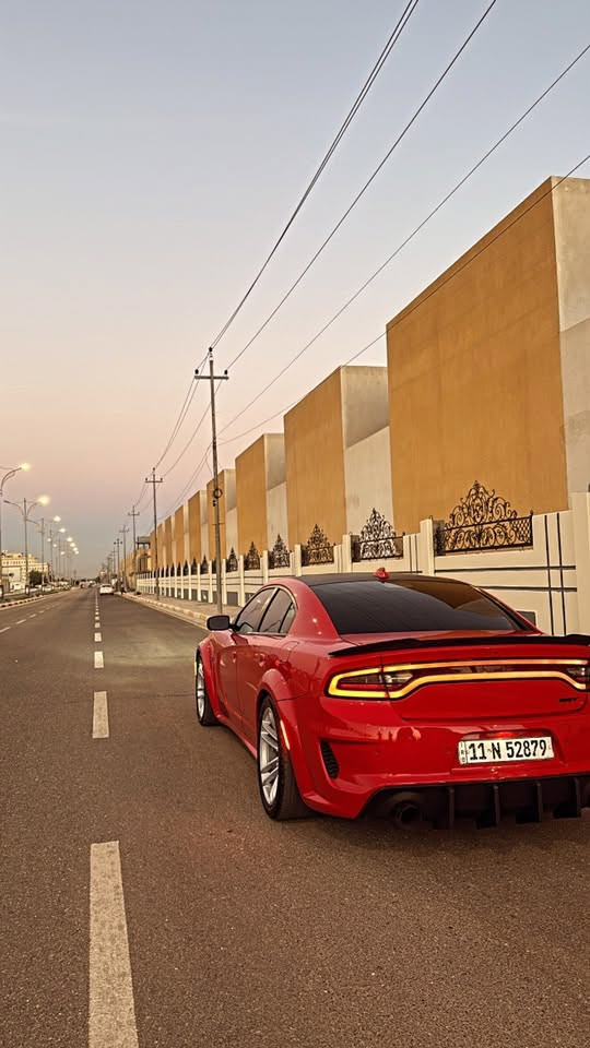 سلام عليكم 
من رخصة الادمن 
جارجر SRT سكات باك
موديل 2020
تحويل مباشرتاً
قطعتين صبغ جاملغ + بنيد
غرفته جديده لون احمر 
اصل وايد بدي 
نقطه عمياء 
تبريد ثلج 
حداديه اماميه خلفيه جديده 
كير مكينه بحاله ممتازه  
الظهر مع التبريد الحماوه تقره 96 
عليه هدرز وتفريغ وبرمجه بلكامل 
صرفه كلش حلو 
والسكات معروفه هواي بيها مواصفات 
مكان السيارة كربلاء 
السعر 22 الف دولار  دفترين وعشرين 
للاستفسار: ***********
