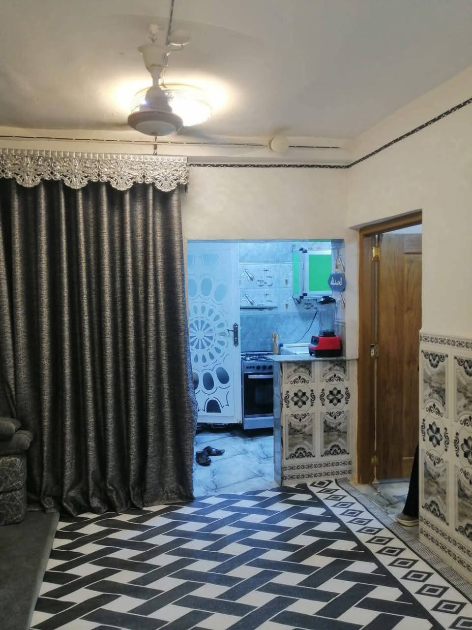 بيت للبيع حي ميسان قطاع 23 قريب شارع الجامع وشارع العسكري مساحه 50متر يحتوي على غرفه وصاله ومطبخ وصحيات كاشي و سيراميك البيت نظيف جدا السعر المطلوب 60مليون قابل للتفاوض 

للاستفسار والمعلومات الاتصال بنا *********** 
او مراجعه مكتب ألروان للوساطه العقاريه والمقاولات العامه 

عنوان المكتب حي ميسان ع الشريط قرب صيدليه الشراع 

عندك بيت عرصه للبيع راسلنه وات ساب وتدلل
#النجف #الكوفة #حي_ميسان #عقارات #ايجار #رهان #بيع
