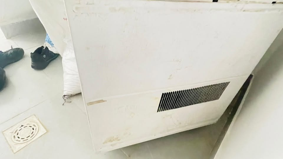 مكيف  جنرال طنين للبيع هوه كلش حلو سعره 175 وبي مجال مكيف نظيف رقم ***********

