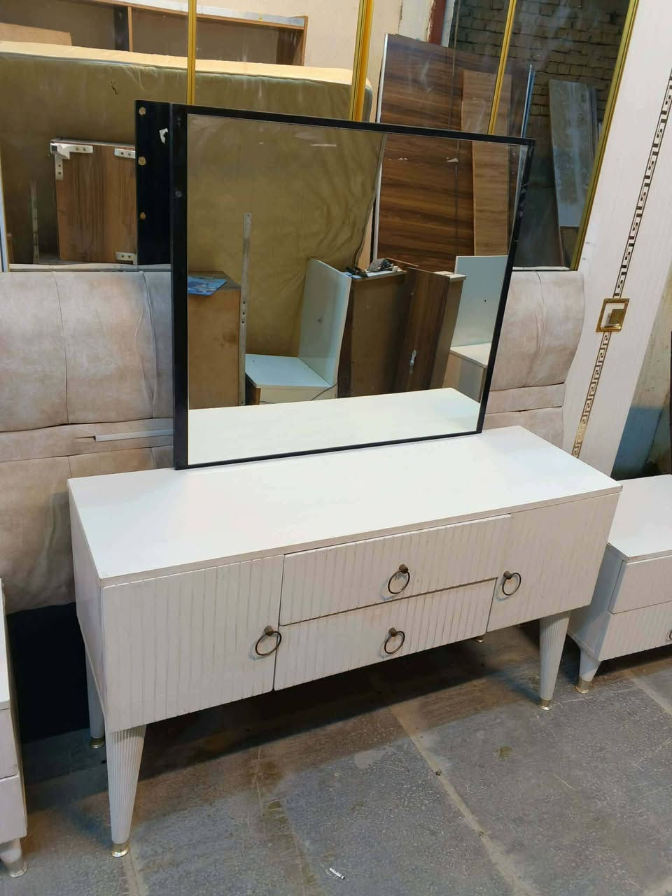 غرفه نوم تركي 🇹🇷🔥 
مستخدم كنتور ابواب 
7قطع نضافة 95💯 
سعر 600 مع شد ونقل مجاني محافظات كروه🚛🧑‍🔧


**إذا كنت صاحب هذا الإعلان وتريد حذفه لأي سبب، رجاءا أرسل رسالة إلى الدعم الفني**