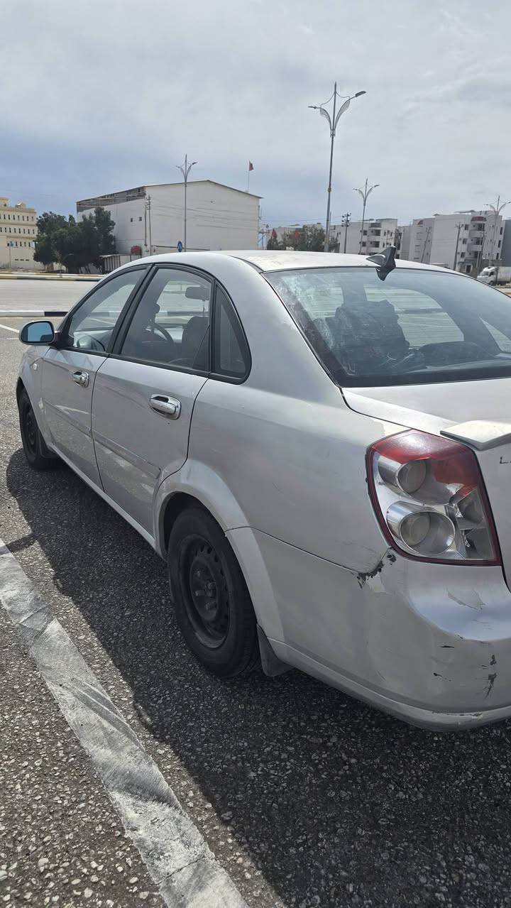 دايو أوبترا 2007 
بأسمي سنويتها لل27 
بيها جاملغ فقط وبيها جراد مثل ما موضح بالصور 
مكينه كير تبريد حداديه جاهزه 
بيها نواقص بسيطه ومستعجل على بيعتها 
السعر ٦٥ مع المجال ان شاء الله 
مكاني كربلاء حي الاطباء 
***********
***********
