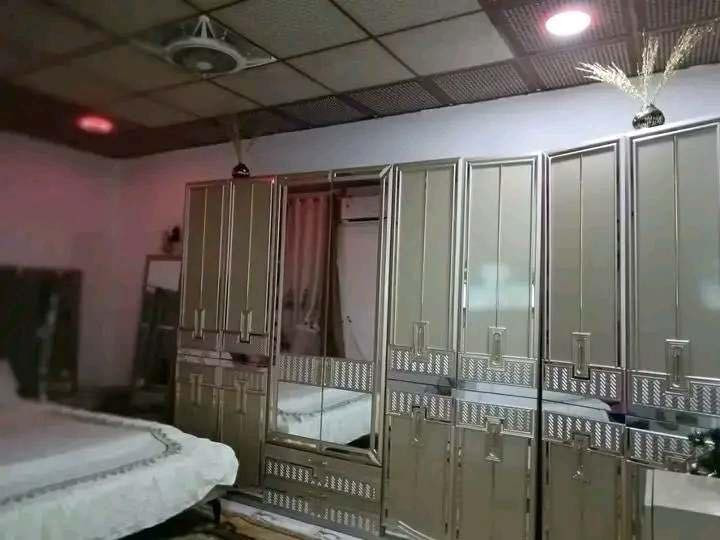 دار 🏡 للبيع طابو صرف  مجمع البوابه  مقابيل الشراكيه 

المساحه (230) متر طابقين 

 اربع غرف وصالتين ومطبخ وبرانيي وحماامات داخلي وخارجي 

 مطلوب ٨٨ الشهر (480) 

بيد البائع (50) 

للاستفسار الاتصال ع الرقم (***********)
