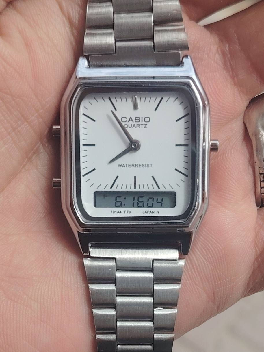 ساعة ⌚CASIO ياباني الصنع
ساعة ⌚مكينه ماطور
قطر الساعة⌚30سم📐
ساعة⌚دبل سير 
1️⃣سير حديد2️⃣سير جلد
تحتوي الساعة⬅️ سناتر 🕑وارقام🔢
⬅️وايضا معدن فولاذ مقاوم للصدا 
⬅️وضد الماء💦
⬅️سعر القطعة 60الف 💲
الحجز والاستفسار مراسلة الصفحة او الاتصال على الرقم ***********
