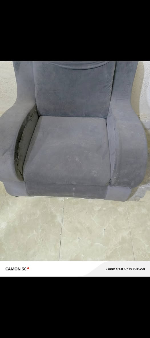 تخم للبيع عشر نفرات سعره ١٥٠ 
***********
