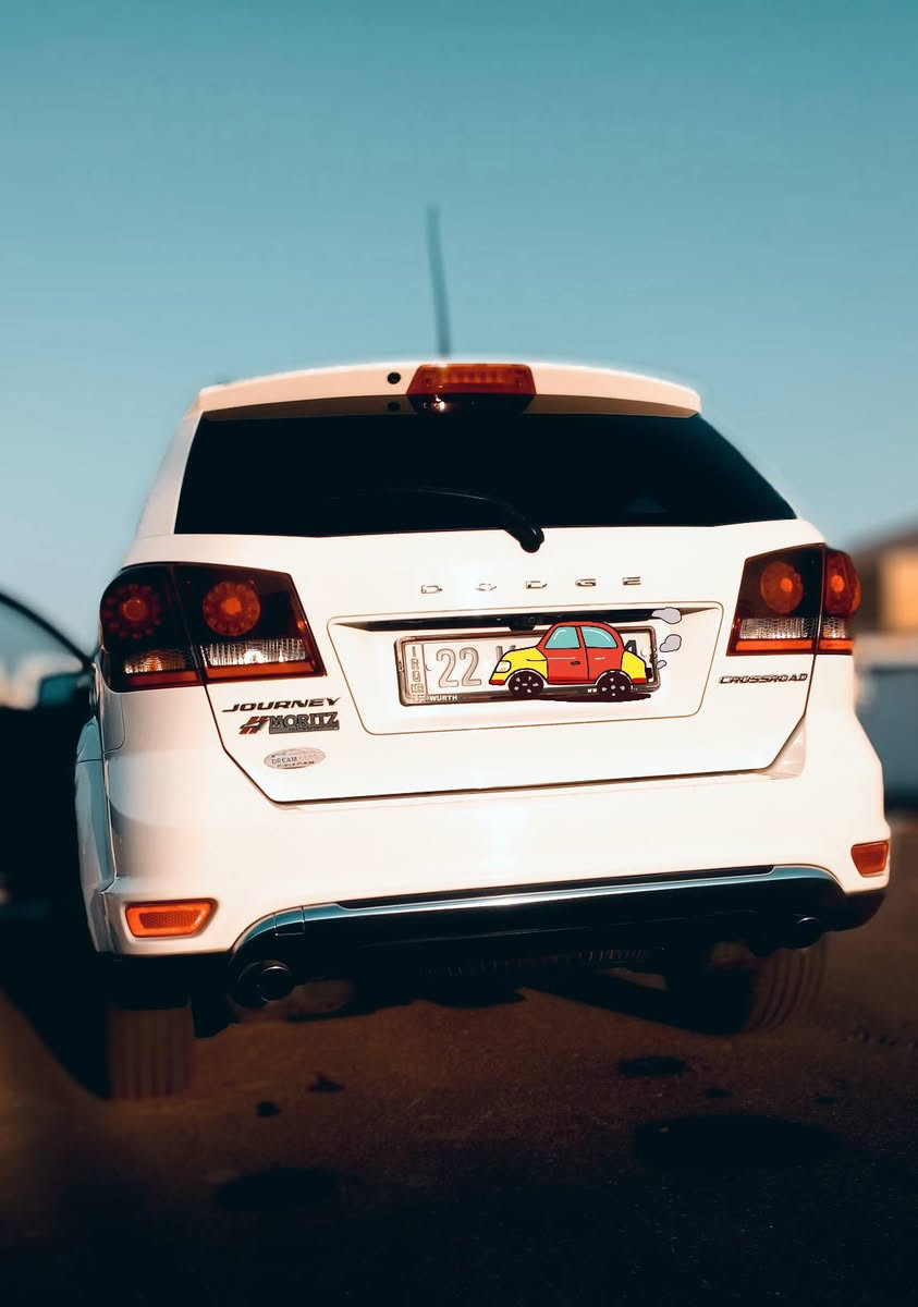 دودج جورني 2019 فئة كروز رود اعلى فئة   
--------------------
مواصفات السياره:-

- 7 راكب .

- محرك 6V 3600 .

- تبريد 3قطع ثلج.

- نظام سلامة ABS.

- ⁠السياره وارد امريكي 

- مثبت سرعه.
- شاشة جبيره.
- بصمة تشغيل 
- ماشيه 82 ميل 
- رقم اربيل   باسمي شرط تحويل.
- كاميرا خلفية.
- أضوية LED.
- كراسي جلد.
- مرايا كهربائية.
- مدخل AUX/USB.

السعر.  اكتب بل تعليق تم يصلك السعر 

- حادثة كلش بسيط الدعاميه من جه السايق   تراسلني واتساب ارسله الك.
- السيارة نظيفة مالت بيت وكلش مداريه ومحافظ عليه وبالواقع احله من الصور بهواي وما تحتاج دينار كاملة وجاهزة.
رقمي ***********
- سيارة مكانه صلاح الدين
