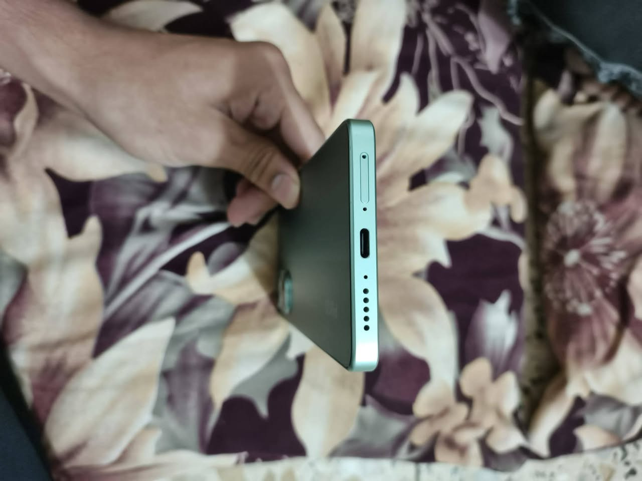 سلام عليكم جهاز للبيع POCO x7 الجهاز نضيف ويا شاحنة الجهاز نضيف السعر 370 وبي مجال الرقم ***********بي واتساب
