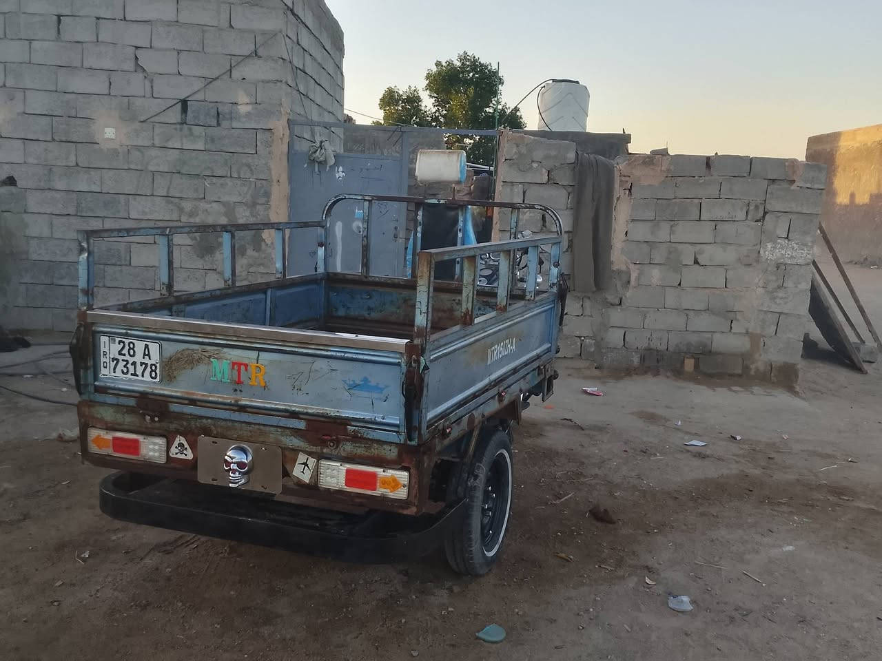 السلام عليكم ستوته انت عار للبيع موديل 2019 مقفوله كفاله عامه مكان النجف ابو صخير ما عايزه برغي رقم انجليزي ماكينه جديده كلها مقفول تخم تار.  ــــــــــــــــــــــــ ***********
