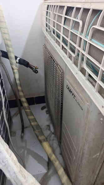 عندي سبالت للبيع عدد 2
الحجم 2 طن 
1 توسات لورد 
2 كرافت    
***********
***********
