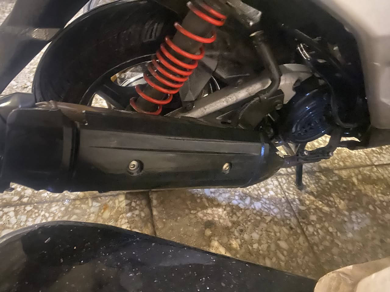 صلنصه سكنس لد وفحل مال ياباني بلاديه كلش نضيفه للبيع اليرديه يجي وتساب مكاني بغداد حي الجامعه عندي توصيل وتساب ***********
