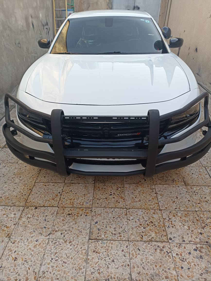 جارجر بوليسي 2023 اصل بصره بسمي  مكينه8 تو ويل حادث فقط بنيد اصلي بدون دواخل بدون فتح بدون شواصي وصبغ شبر بجاملغ امامي
 سياره غراضها كامله درع امامي + درع خلفي فانوس فدرالي + فرس بلادي تبريد خلفي صالون امامي خلف
*********** مكاني البصره الجنينه 
*********** شراي يتصل البصرة, العراق
