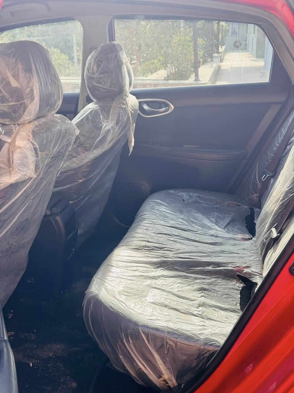 سلام عليكم للبيع سنترا موديل 17السياره مال جناي السيارة شرط الكير ومحرك السيارة لون احمر رقم اربيل دولي بسمي السيارة تحكم ستيرن +بصمه صندوك +بصمه باب +بصمه تشغيل+شاشه بلاديه+كامرا بلاديه +محرك 1800المرغوب  الضرر الجاملغ خلفي وباب خلف صبغ مكاني تكريت السعر 115$
***********
