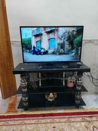 ميز بلازمة نظيف جدا للبيع سعره 35  وبي مجال للاستفسار  07725056434