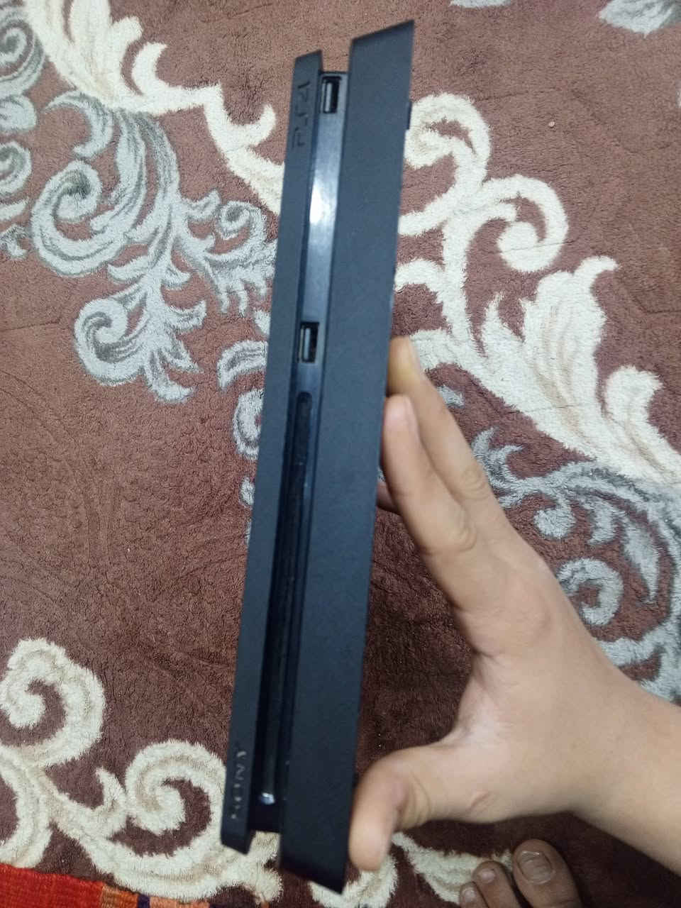 سلام عليكم عندي بلي فور سلم واحد تيره مع ملحقاته و 3 يدات كلهن اصلي مع ثلاث اقراص 1 ماين كرافت 2 جي تي اي 3 هورايزن مكاني بغداد ما عندي توصيل رقمي ***********6
‏لوك ستيكر ما مفتوح ولا داخل صيانه الجهاز مكفول كفاله عامه تجي تفحص وتشوف اي خلل ما بي سعر 250 فقل جهاز استعمالي فقط
