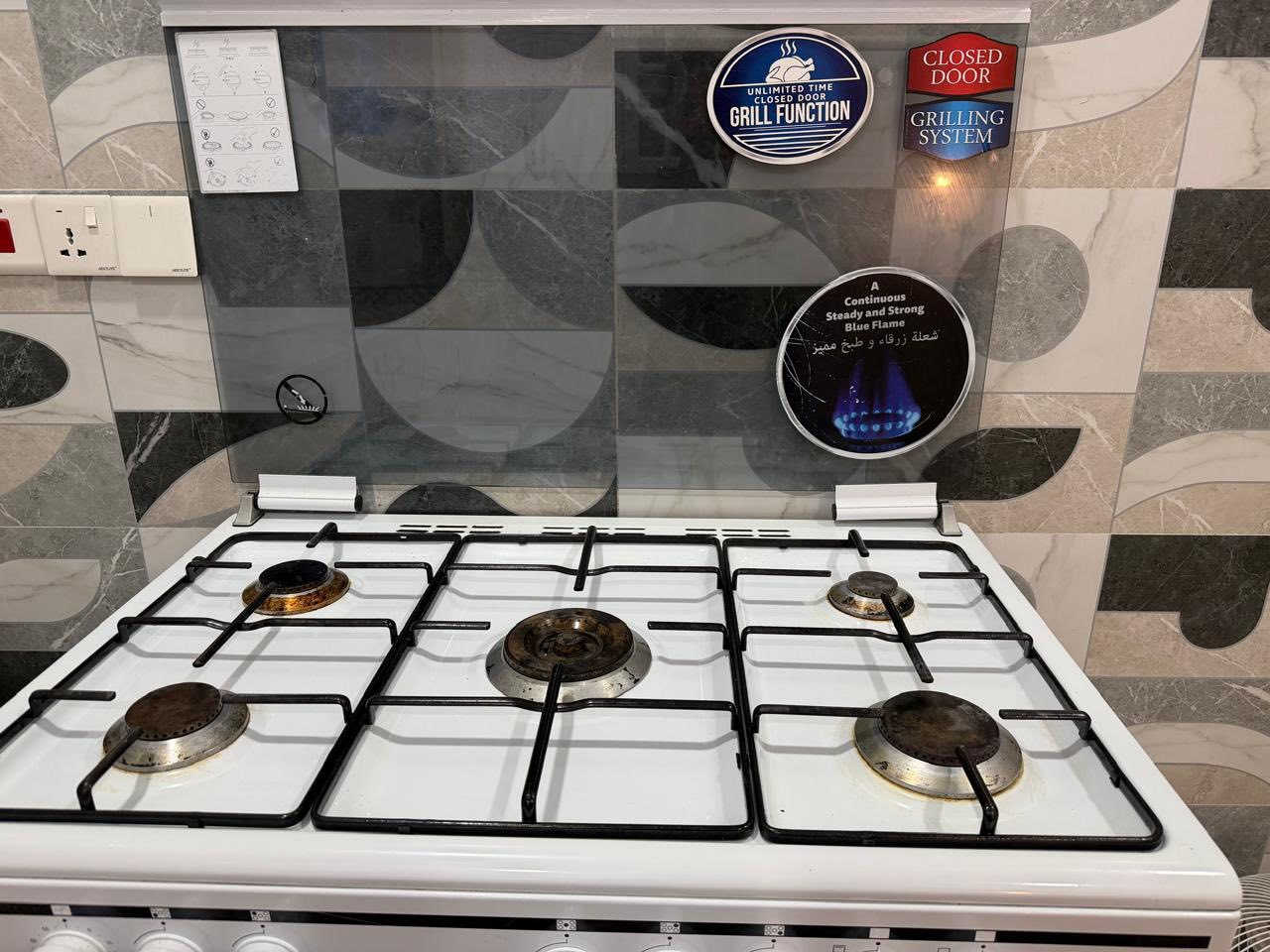 طباخ ايطالي  استخدام اقل من ٥ اشهر 
***********
