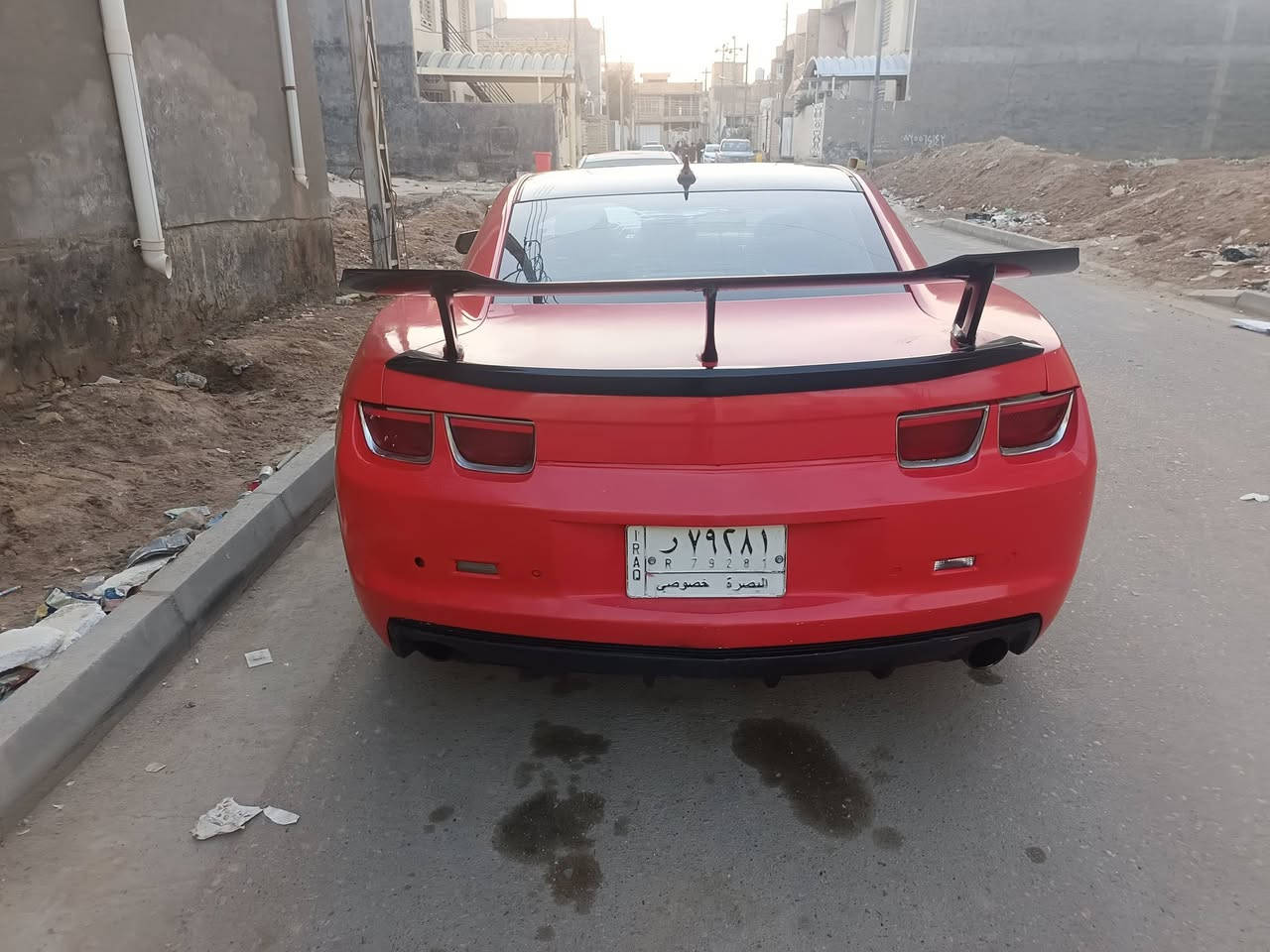 كمارو 2010 محدثه 2018 سنويه 28 فول مواصفات مصبوغه عام للجماليه شفتات كير عادي او اوتماتيك
مكينه ٣٦٠٠ 
فتحه بنوراما _ مثبت سرعه مانع انزلاق _ قاري اعطال عربي يعني معربه 
تخم تاير ويل ١٨ اسود 
منضومه زنون جديده 
حادثها باب وجاملق 
انضربت جاملق خفيف كما موضح في الصورة
سعر 70 ورقه وبيها مجال بسيط 
رقم بصره سنويه جديده 2028
***********
