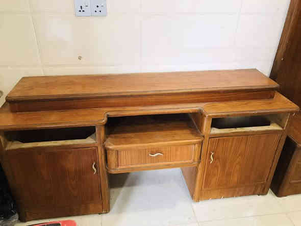 غرفة انجاره نضيفة للبيع كامله كل غراضه مابيه اي نقص السعر 550 وبيه مجال. مكان بابل حي نادر3 هاتف ***********
