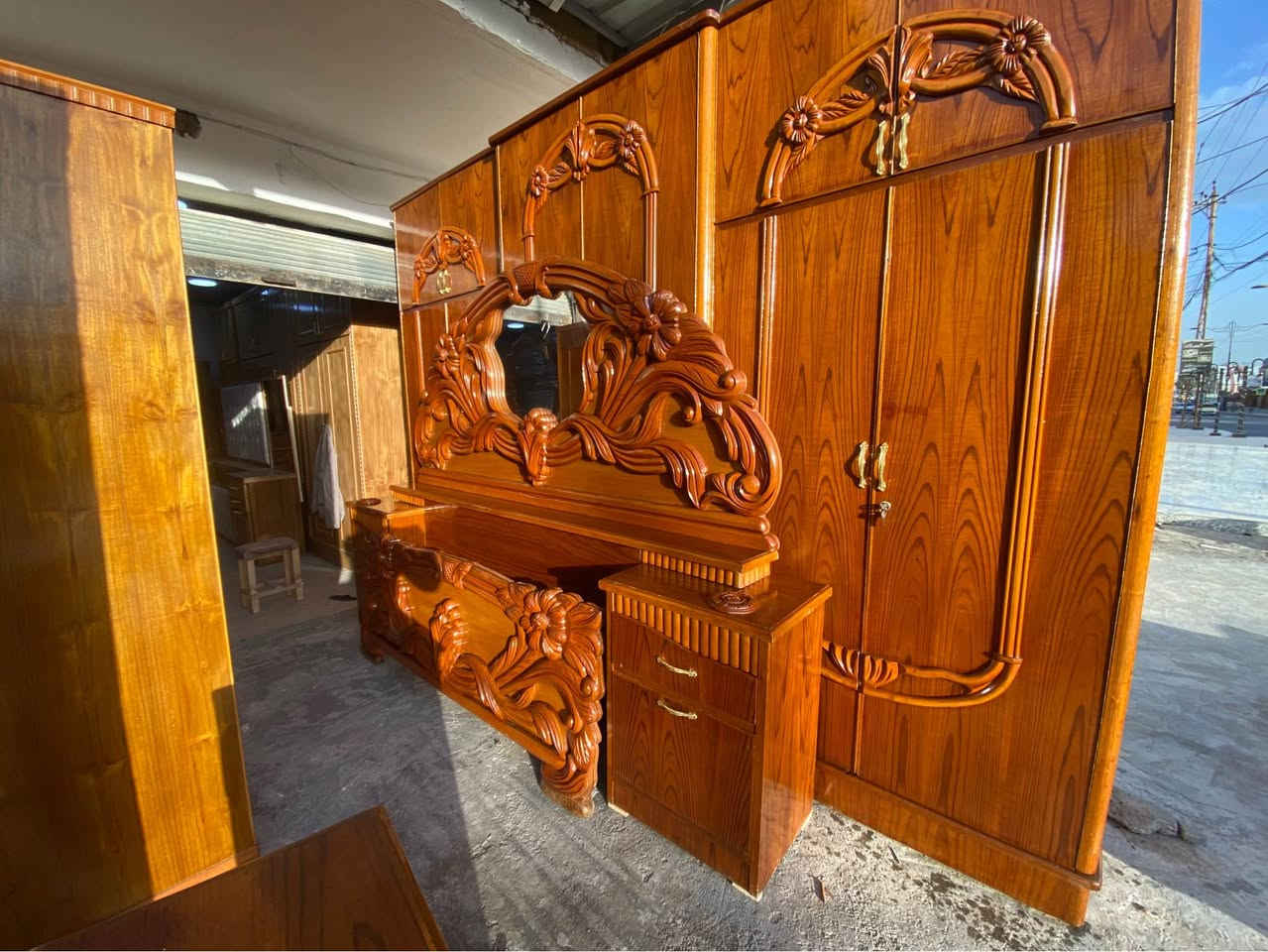 عرفة نوم عراقي ثقيلة ٦ ابواب نظافة فول فصال حديث صاج ٥ملم مع مساعد اضافي العنوان موصل حي القادسية شارع علي ابن ابي طالب مقابل سايدين ارض النور 
للتواصل والاستفسار *********** موصل, نينوى
