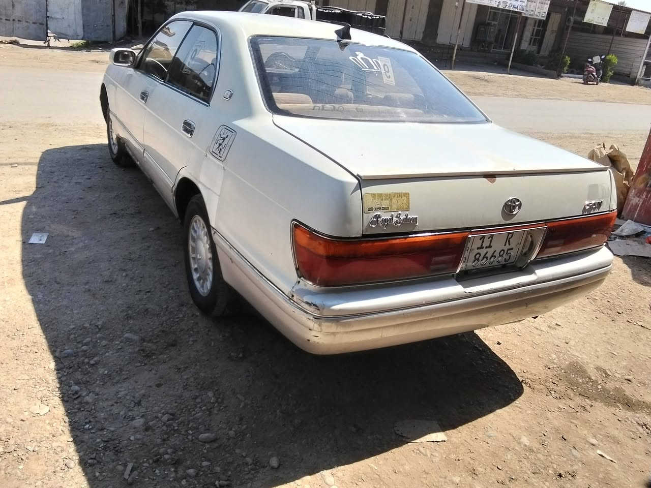 سلام عليكم بطه موديل 92 رقم بغداد
بسمي سياره كدام عينك نضافتها 
نقصها بس غرفه دوشمه يرادلها وبطاين يعني غرفه 
مكاني بغداد ***********
