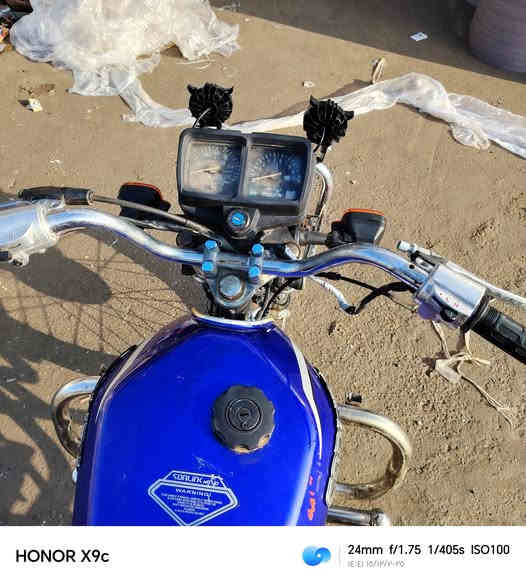 السلام عليكم تايكر 2018 نضيف نص هندر يشتغل باتري جديد دبلات جدد تانكي جديد جاملق واشيار جدد محدث كلشي جديد مال جناي مايعوزو ربع بس بأنزين شغل واطلع السعر 325 وبي مجال   للاتصال *********** المكان جدعه
