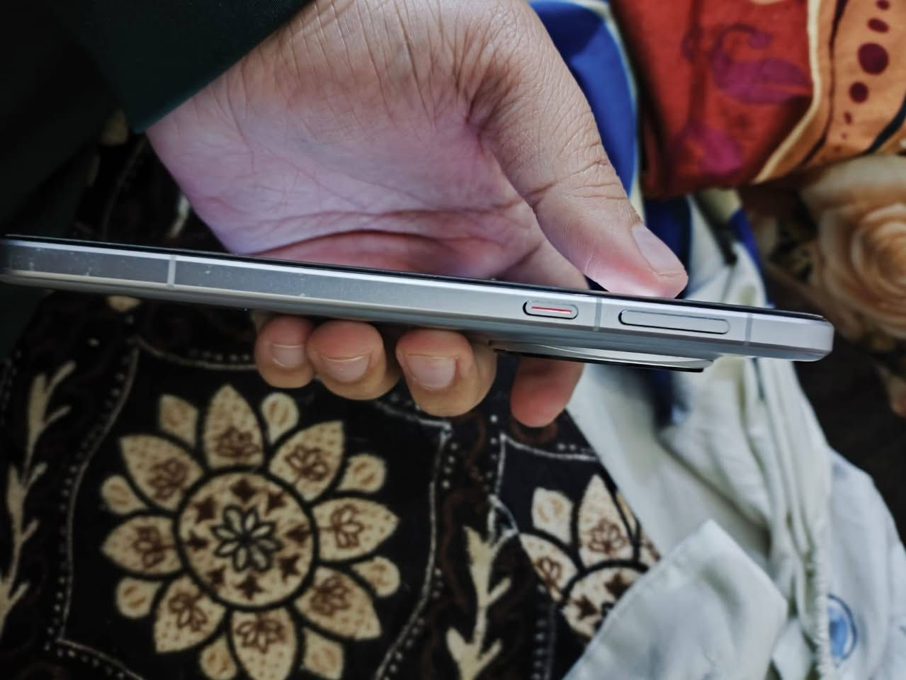 هونر ماجك 7 برو للمراوس مكاني النجف
ذاكرة 512
الجهاز نظافته 100%
فقط بيه خدش سطحي بالشاشة كلش من جوة ما مأثر بأي شي مبين بأول صورة


**إذا كنت صاحب هذا الإعلان وتريد حذفه لأي سبب، رجاءا أرسل رسالة إلى الدعم الفني**