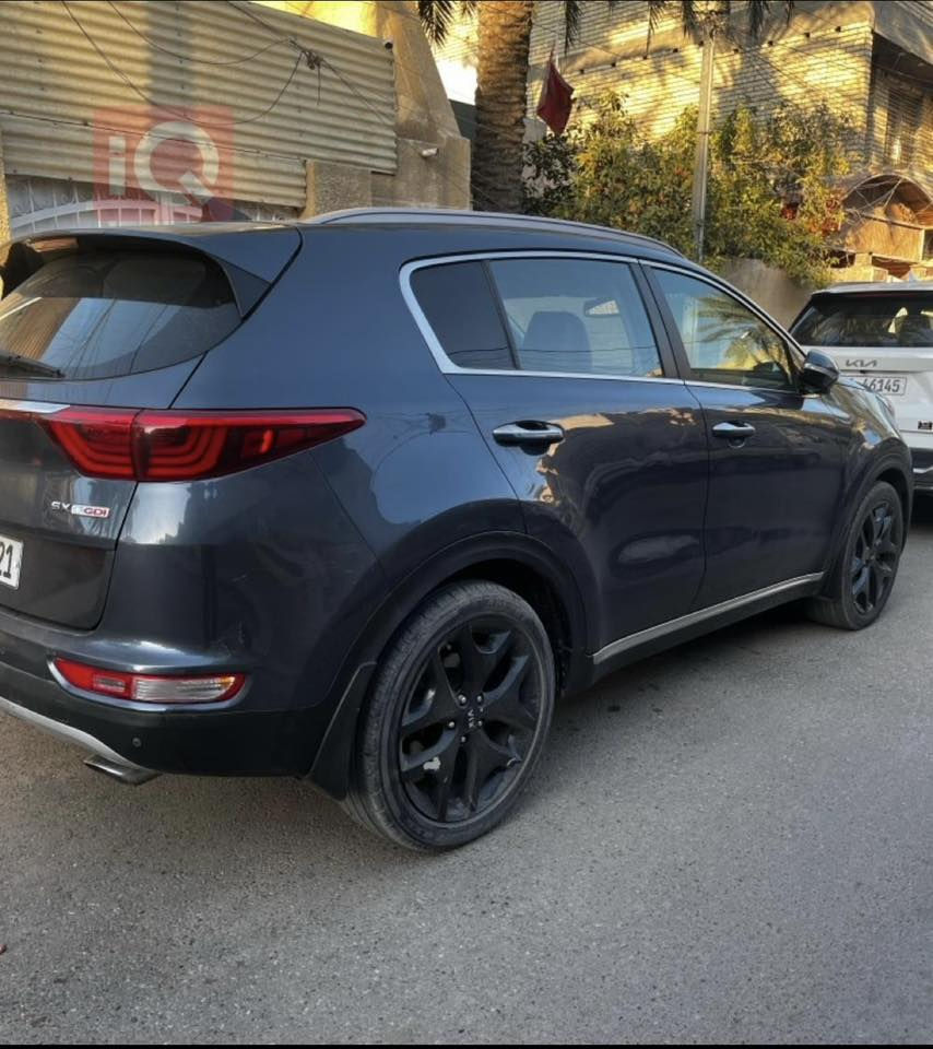 موديل 2017
رقم أربيل بسمي جديد
فول 1/1 
بانورما
بصمه
شاشه كبيره وكامره دواره 
كرسي كهرباء 
كراسي تدفئه وتبريد وسترين تدفئه 
ستيرن دي رياضي 
جنطه كهرباء 
داخل لد بيض 
لايتات زنون بلاد 
السياره برستيج  SX
غرفه جلد اسود مطعم ببيض 
مري شفط 
الحادث جاملغ وبنيد مبدل وجاملغ وباب كلير من امريكا 
مكينه 2،000 تيربو
السعر 138 ماكو هيج مصفات بيهيج سعر 
للستفسار ***********
