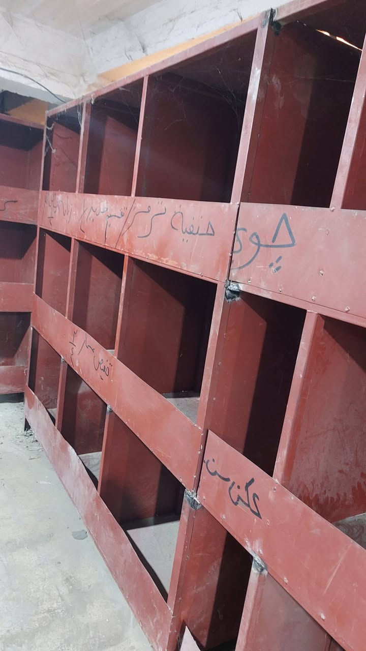 السلام عليكم
يوجد ميز او رف للمواد الانشائيةالعدد ٧ قطع كل واحد الارتفاع ٢ متر والعرض ٢ متر والعمق ٥٠ سنتيمتر 
الشراي يتصل وبي خير ويدلل 
***********
بي واتساب أو الخط 
وبلخمة
