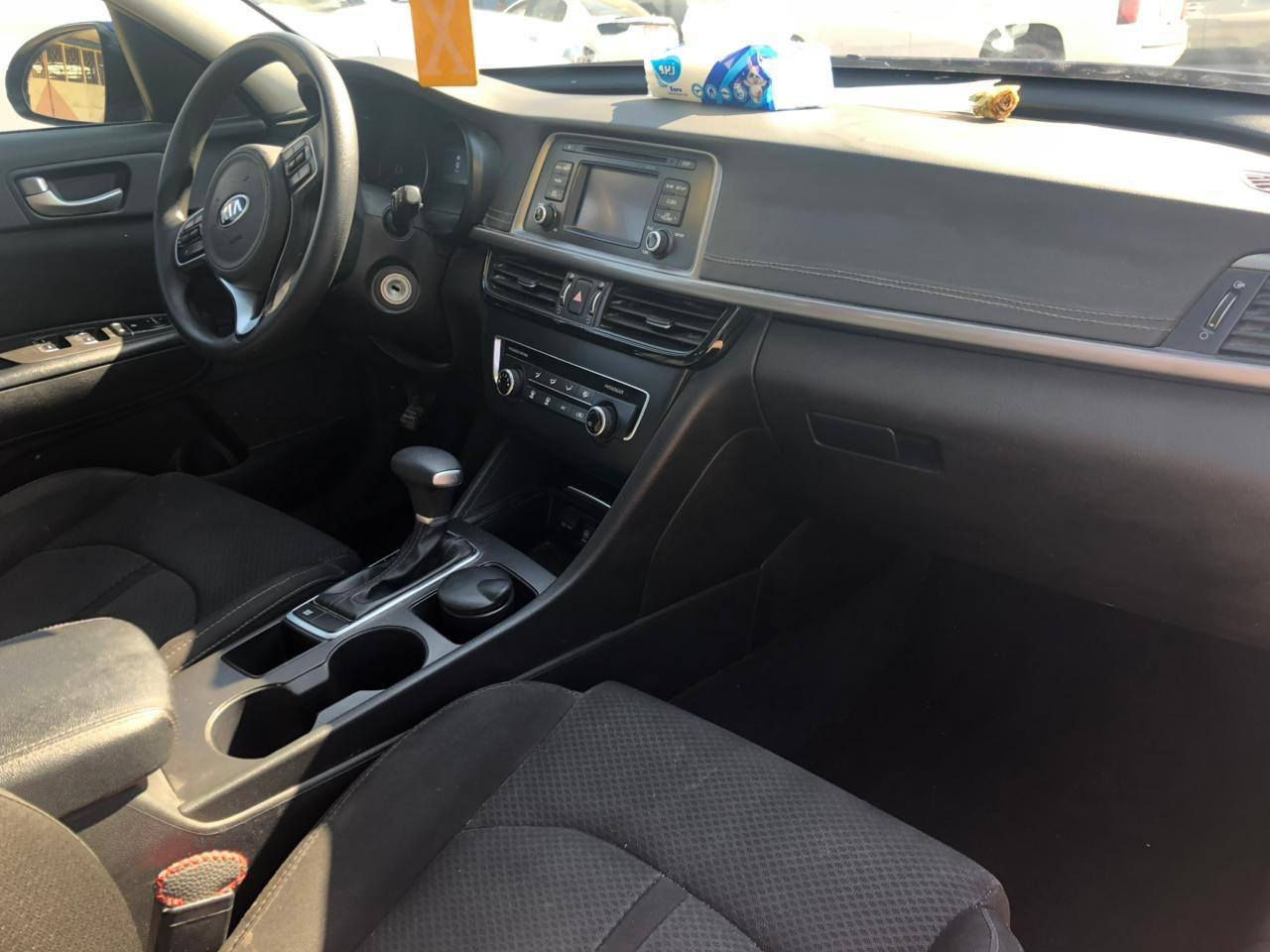 سلام عليكم اوبتيما 2017 للبيع
مواصفات عادية محرك 2400 
بيها قطعتين صبغ وقطعة بارد
المكان الحلة مركز المدينه
للاستفسار ***********
