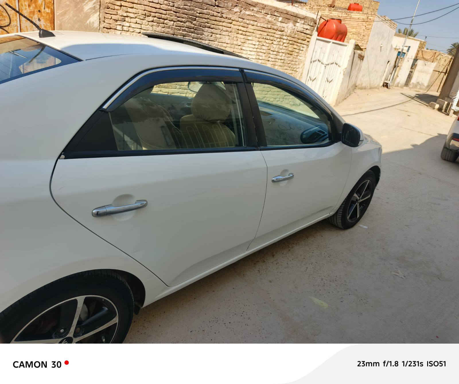 سلام عليكم عيوني سياره جديده بمعنه كلمه كيه سيراتو موديل 12 كير مكينه تبريد صدر مكفولات بل كرتوان سياره خليجي بيه بس بنيد صبغ وبيه جملغ خلفي صبغ فقط وبيه شويه باردات قليله وال باقي كفاله عامه رقم اربيل دولي بسمي مكان بابل سياحي شراي يتصل وإني خادم للجميع السعر110 وبيه مجال قليل للشراي *********** $***********
