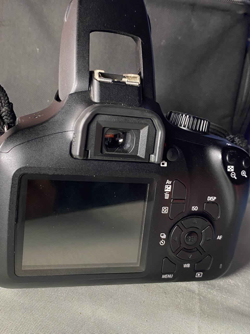 كانون d4000 للبيع نضافه ٩٥٪


**إذا كنت صاحب هذا الإعلان وتريد حذفه لأي سبب، رجاءا أرسل رسالة إلى الدعم الفني**