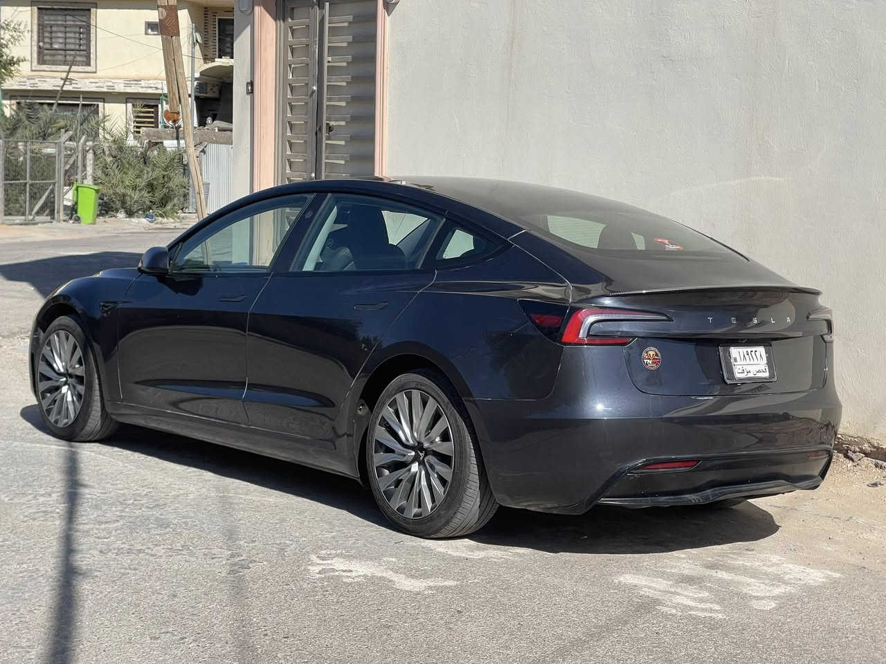 للبيع تسلا الشكل الجديد

‏Tesla Model 3 Highland

الموديل:- 2024

العداد:- 8000 Mile

حادث السيارة:- بنيد انصبغ ونص جنطة ودور جاملغ الخلفي مع نص العتبة  بدون دواخل وكلشي بلادي ومكفول بيها صور الحادث مرفقة وتخم تايراتها مشلن مال شركة  ،و بيها هواي اكسسوارات ضايفلها 

سنكل موتور 

مقاعد تدفئة + تبريد

شاشة خلفية

انارة محيطية 

أون لاين + أخر تحديث

مربوطة فون كي

رقم بغداد بأسمي

موقع السيارة النجف 

السعر 180 $

***********
