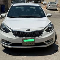 سيراتو 2014 خليجي.  السياره بيها باب الوره الصدر مصبوغه اثر طخه بسيطه ...