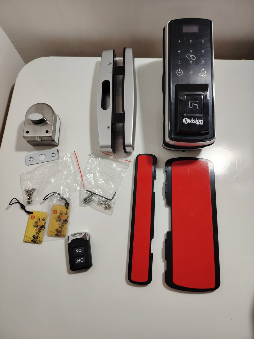 قفل باب جام ذكي ريمونت وكارت و٣٠٠بصمه و٣٠٠رمز القفل ناطق جوده عاليه جدأ ضمان ومان السعر ١٥٠ الف
***********
