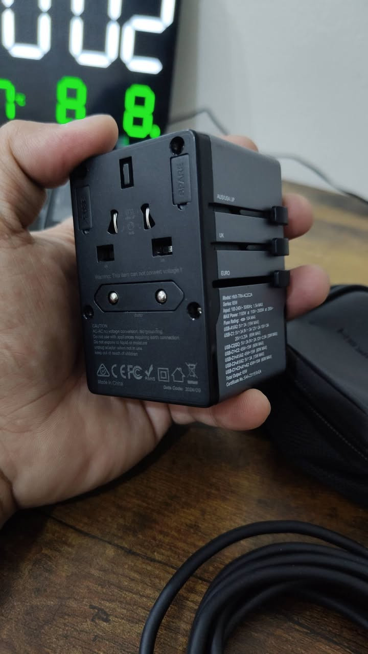 #محول_السفر_العالمي Heymix Tech #بقوة65w وتقنية GaN.التوافق العالمي: يعمل في أكثر من 200 دولة،
⭕الملحقات 
كيبل 2 متر اصلي 
حقيبة كما موضح بالصورة
 بما في ذلك الولايات المتحدة والمملكة المتحدة والاتحاد الأوروبي وأستراليا.منافذ متعددة: يحتوي على 2منفذ USB-C و2منفذ USB-A، مما يسمح بشحن عدة أجهزة في وقت واحد
#السعر45


**إذا كنت صاحب هذا الإعلان وتريد حذفه لأي سبب، رجاءا أرسل رسالة إلى الدعم الفني**