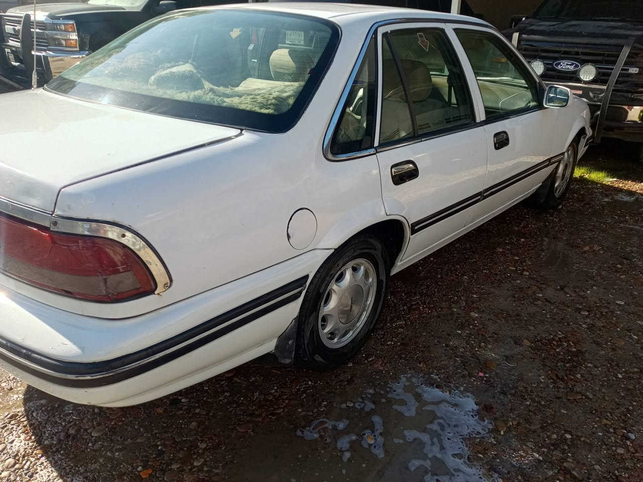 سيارة برنس دايو موديل 1995
سيارة بلادي بدون أي صبغ وتبديل 
محرك مفتوح بيه تبخير 
گير اوتوماتيك متعهد بيه
السيارة رقم إنبار تحويل مباشر 
السعر 43 وبيها مجال سئ بسيط 
العنوان بغداد الرضوانية الشرقية 
رقم الهاتف ***********
