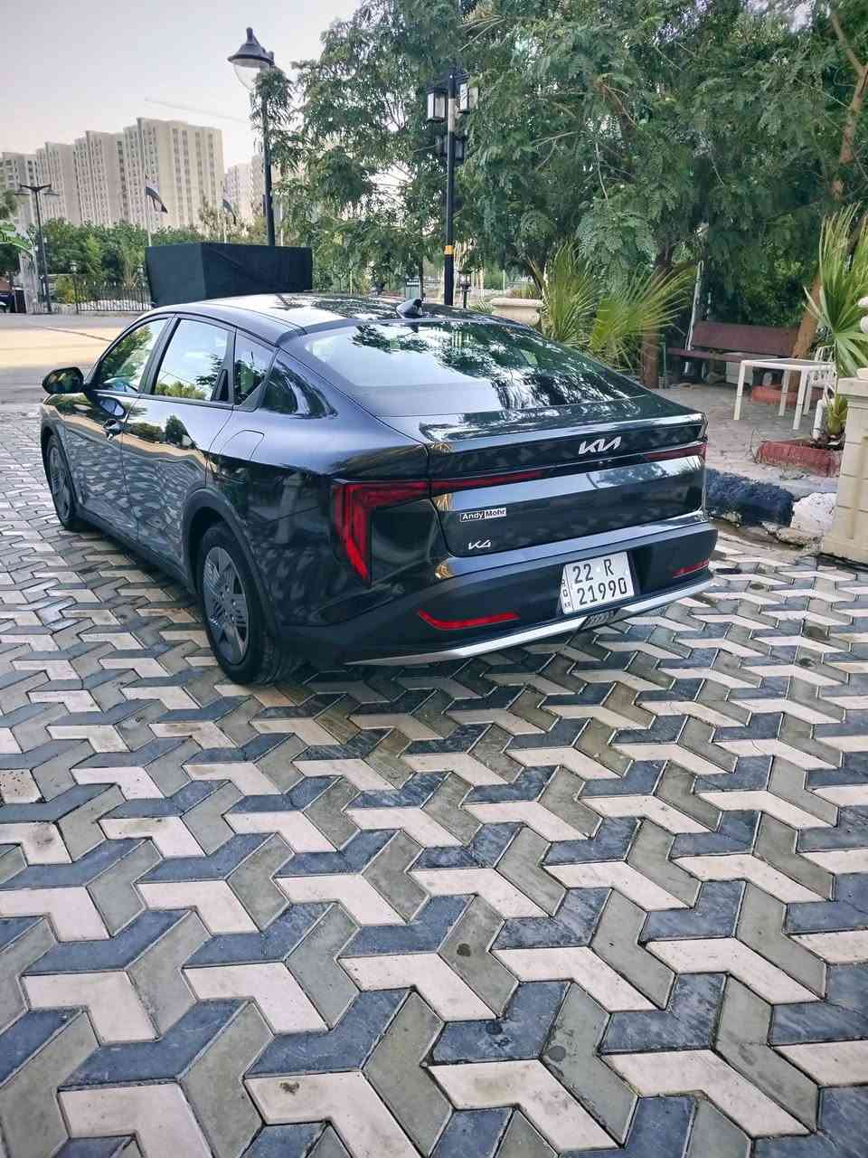 السلام عليكم 
كيا K4 LS 2025 
بدون صبغ 
ماشيه 10000ميل
فول مواصفات  
شاشه كبيره متصله 
عداد دجتال
كامره دواره
بصمه
تشغيل عن بعد 
شاشه كار بلاي
هاند بريك بصمه
لايت عدسه عدد 3
لد ترحيب
بصمه ابواب
رادار امامي
لد خلفي 
اوتو هولد
3 وضعيات قياده
 بغداد الكرخ
***********
