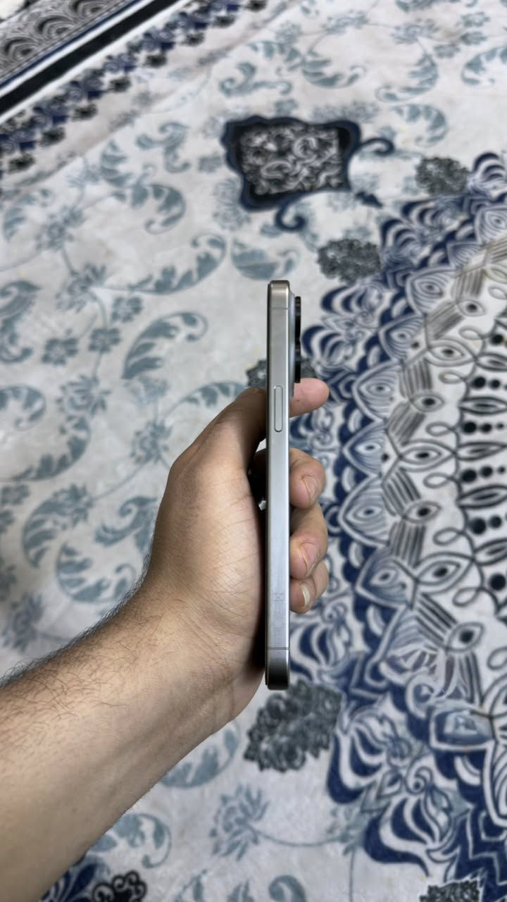 سلام عليكم 
ايفون 15 برو ماكس مكفول من الشخط والتبديل نضافه 100‎%‎
بطاريه 89 وذاكره 256 
انطيني سعرك ***********
📍مكاني بغداد مدينه
