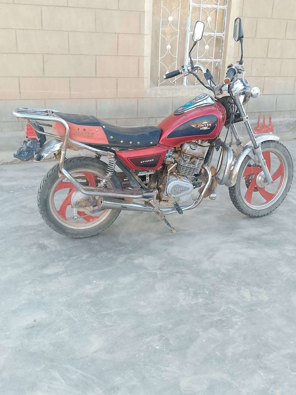ماطور للبيع السعر 400 وبيها مجال المكان ناحية الرياض رقم الهاتف ***********
