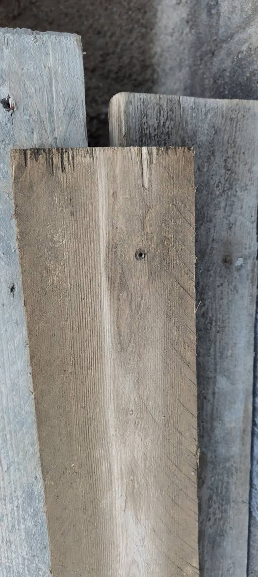 السلام عليكم من رخصة الادمن قالب للبيع ورگ اربعة متر واحد متر وورگ من متر ل مترين ونص وسيور مقاصير مكاني البصرة السعر مليون التواصل على الرقم ***********
