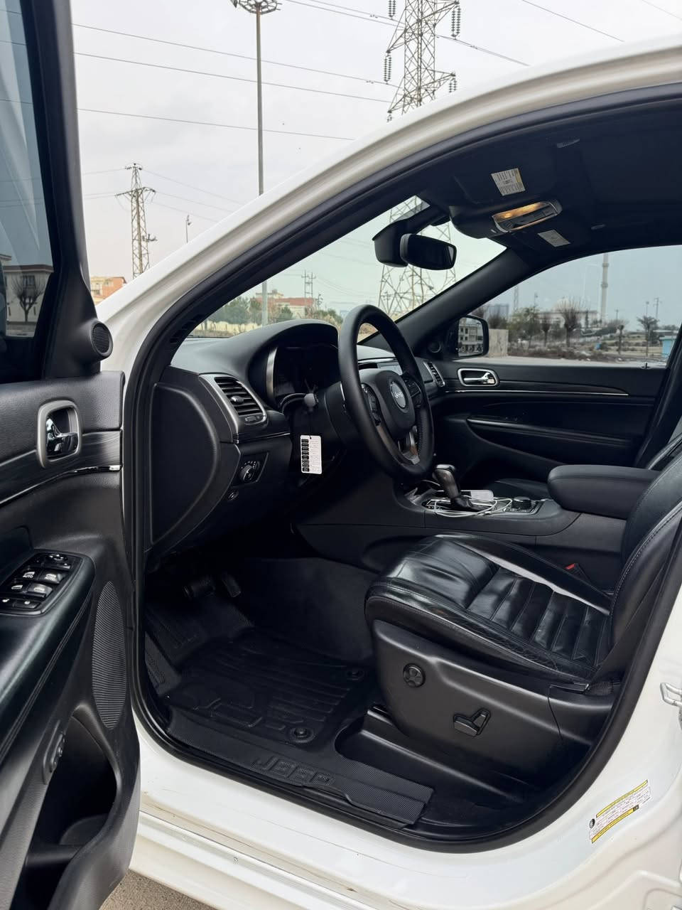 جيب لمتد X 
2020 
95000 مل 
31000 $ 
مكان السيارة. دهوك 
***********
