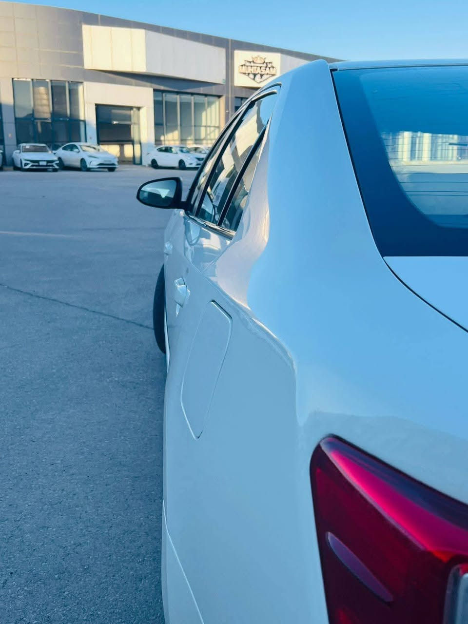 بسم الله الرحمن الرحیم 

تۆیۆتا کامری مۆدێل 2013 خلیجی مواسەفات GL .

ناوفۆرنیکا- کوشن جلد- تەبرید مەرکەزی -شاشە و کامێرا - شاشەو کامێرا - حاسە - لایت عەدەسە - بلاجکتۆر-  ویل کەپ .

سەیارەکە ماشاءالله نمونەیە لە جوانی و پاکیا. تەنها یەک پارچەو پەڵەیەکی بۆیاخە بێ ناوگرتن بێ ئێرباگ . 

سەنەوی تا 2029 تازەیە - کامل سێرڤسی بۆ کراوە . 

گێرومەکینەی بەشەرت نەکراوەتەوە .  سەرفی نیە -بێ بوخار بێ دوکەڵ .

سیعری ١٣٧ گەڵاو مەجال

شوێن سلێمانی 
***********
*********** السليمانية, العراق
