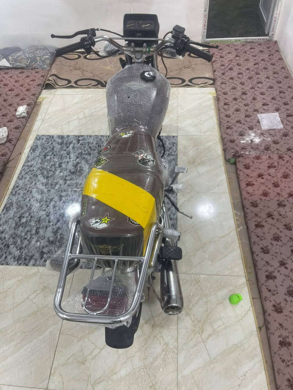 السلام وعلكم مكلف بل نشر دراجه سونك موديل 23 5كير محرك شرط اسبانه مامضروب كهربائيات كله شغال دبلات امامي خلفي جديد تايرات جديد دراجه مابيه مصرف حلوه سعر قفل 555رقم صحب دراجه *********** بي وتساب
