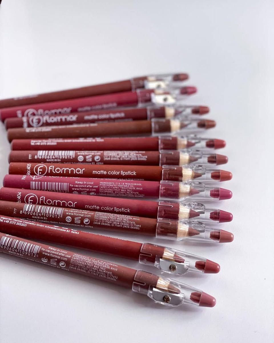 سيت اقلام تحديد فلورمار FLormar💗🫦
12 لون بدرجات مختفلة يجمع بين الغامق والفاتح🙊 مع مقطاطة الحجم كبير 
يناسب جميع الاذواق
ممكن تستخدمو قبل الحمرة
وممكن وحده الوانه كلش لطيفة ع الشفه وثابتة
تحـدد الشفايف وتنطـية فـوليوم 
حلو واهم شي قلم تحديد 
يكون كريمي 😍
ضـد المـاء وتـدوم لفترة طويلة على 
الشفايف 🔥


**إذا كنت صاحب هذا الإعلان وتريد حذفه لأي سبب، رجاءا أرسل رسالة إلى الدعم الفني**