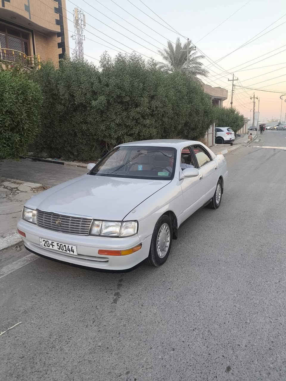 سلام عليكم بطه للبيع او مراوس رقم نكليزي بسمي مديل 93 مكانه الديوانيه مكينه كير حاويه جديده حداديه نضيفه دواخل نضيفه سياره جاهزه الخاص موجود اوتصال واني خادمك//***********
