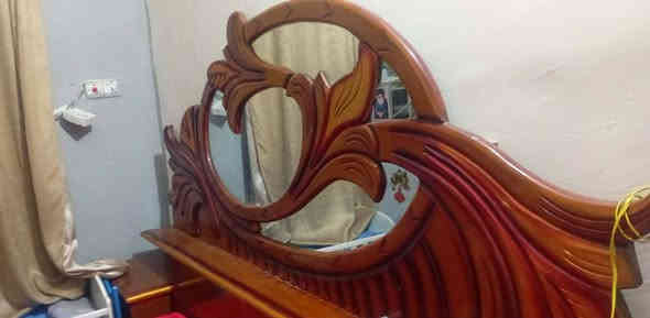 غرفه للبيع جديده
سعر 650
***********
***********
